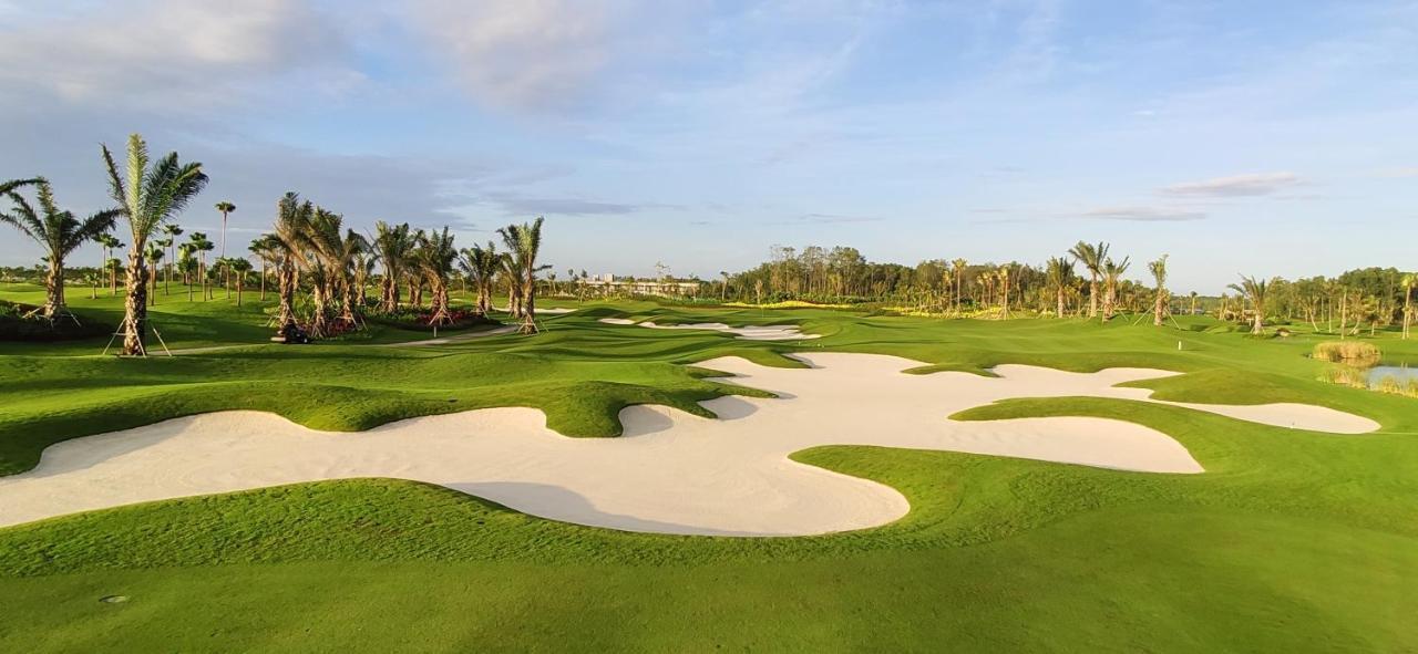 Forest City Golf Hotel Nusajaya  Buitenkant foto