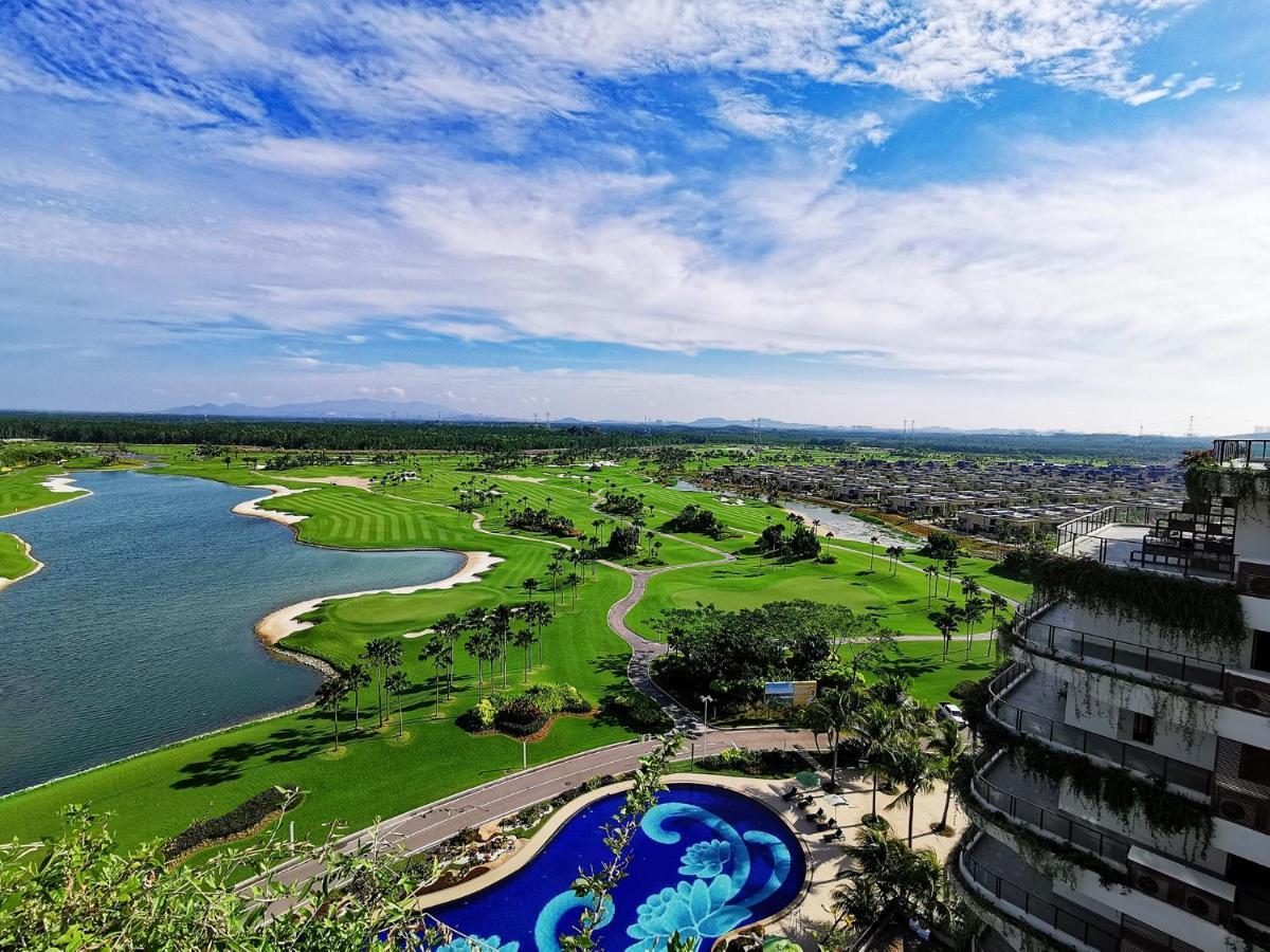 Forest City Golf Hotel Nusajaya  Buitenkant foto