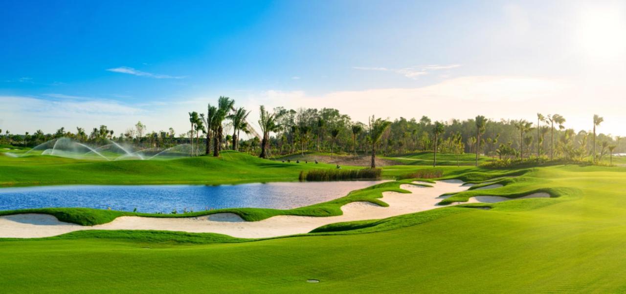 Forest City Golf Hotel Nusajaya  Buitenkant foto