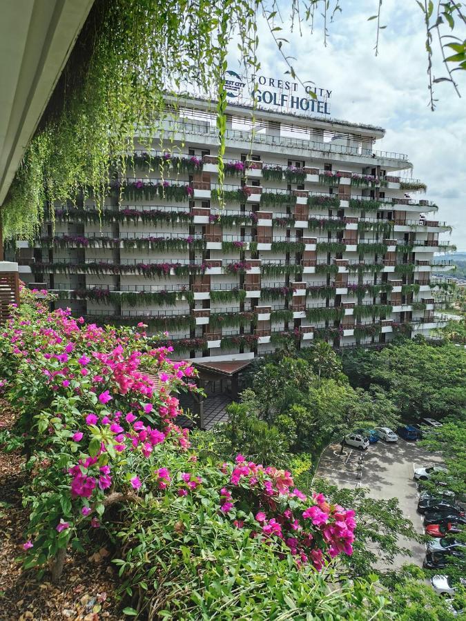 Forest City Golf Hotel Nusajaya  Buitenkant foto